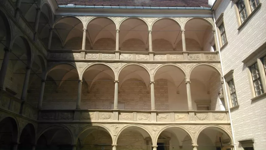 Nádvoří zámku, foto: objevujpamatky.cz