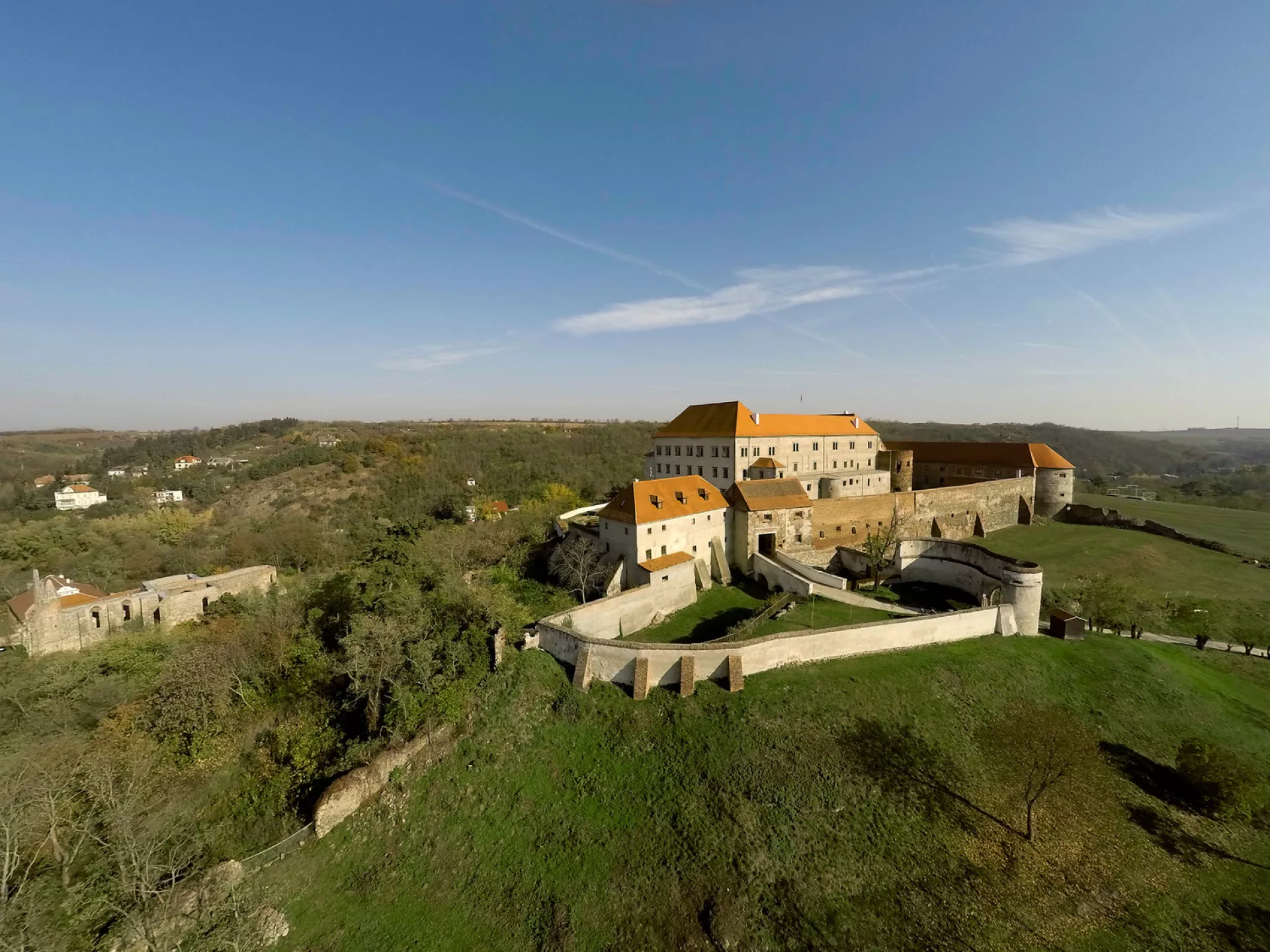 Hrad a zámek Dolní Kounice