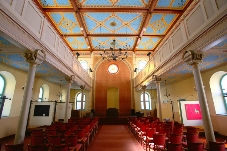 Interiér synagogy