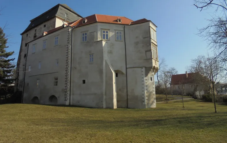 Pohled na zámek z parku