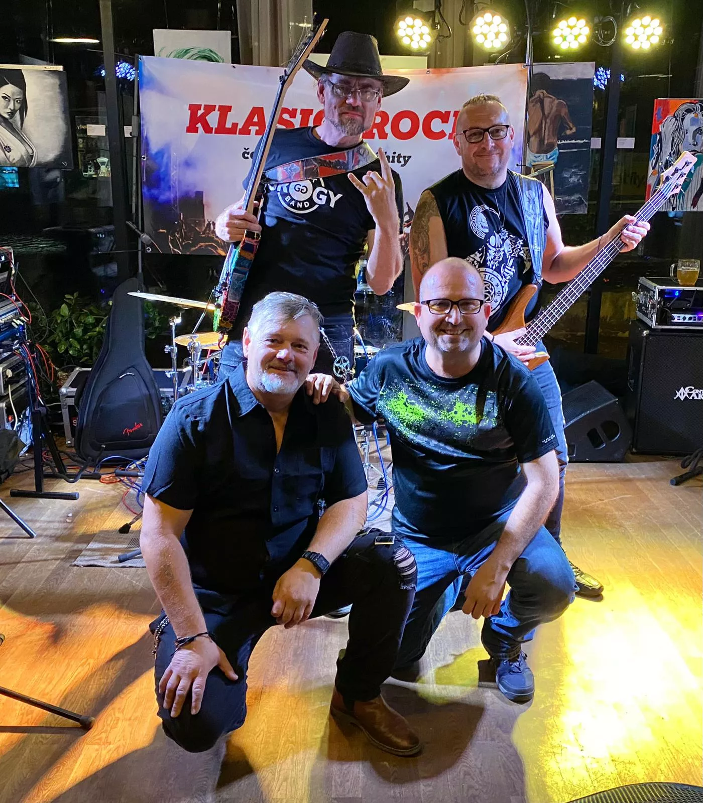 Živá hudba U Zajíce - KLASICI ROCK