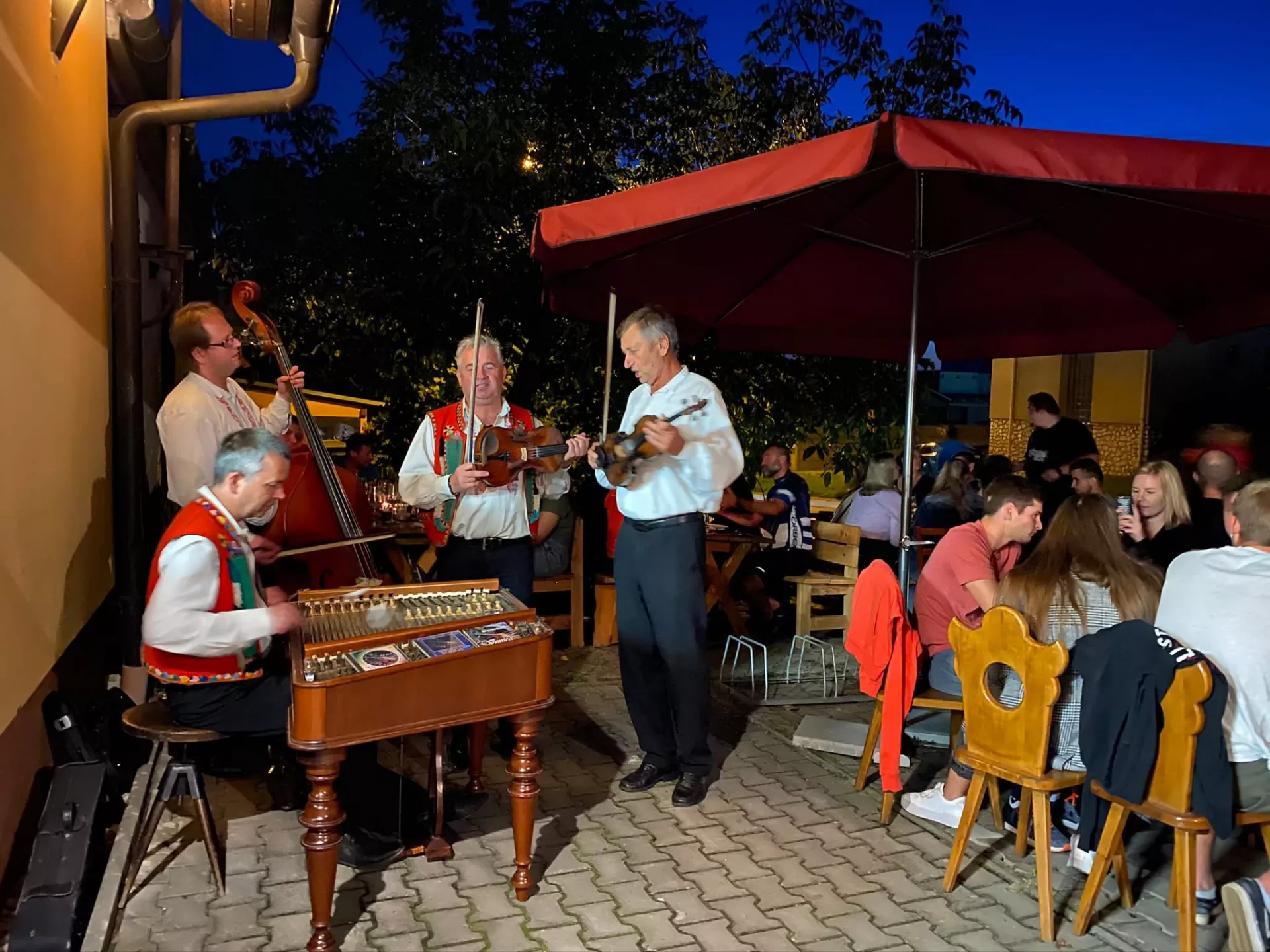 Hudební večer s cimbálovou muzikou Vonica