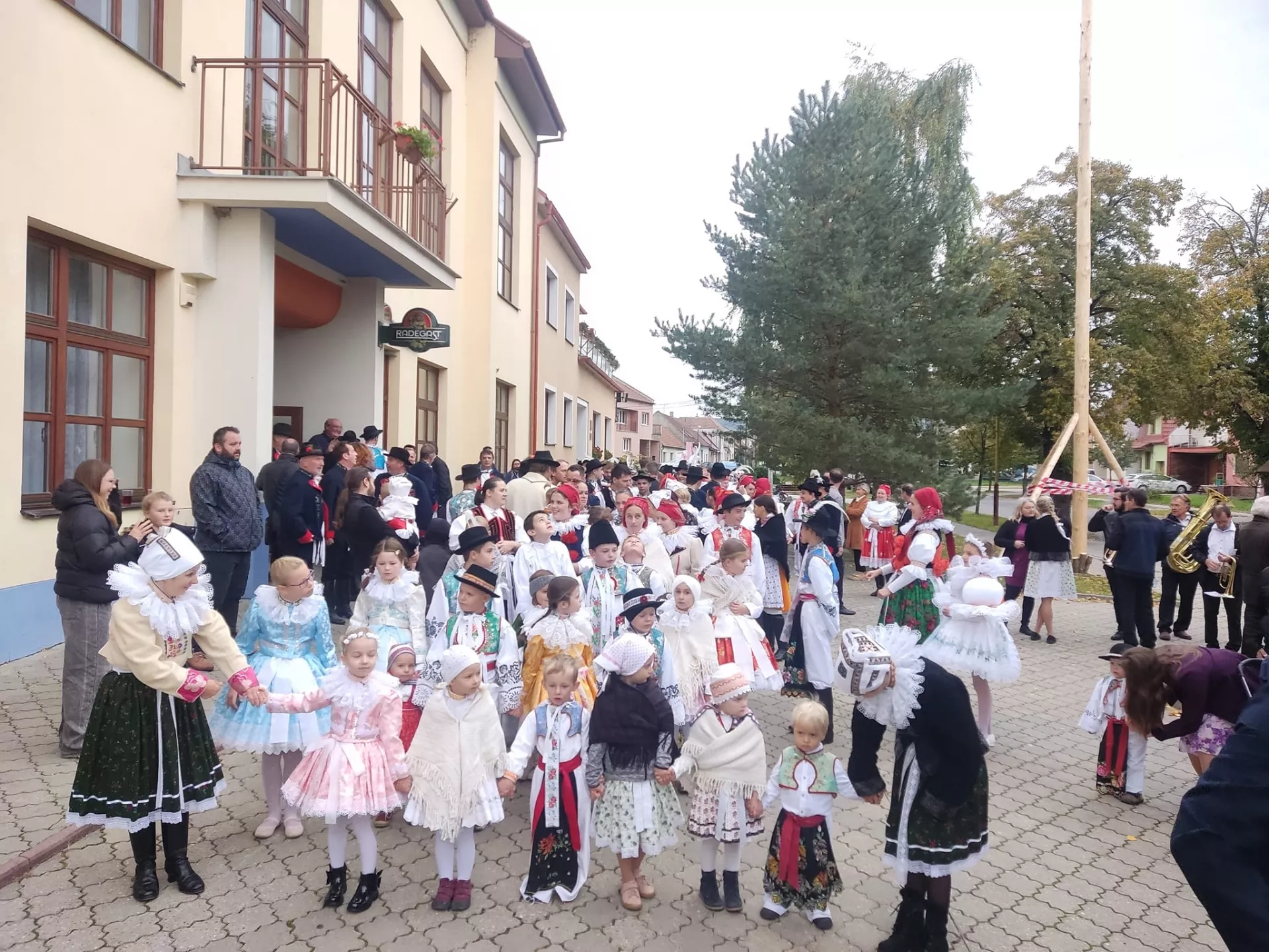 Hroznolhotské hody