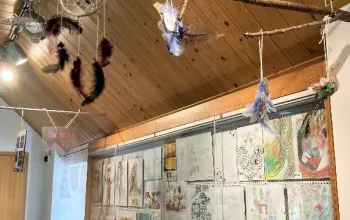 Výstava Umění, které pomáhá